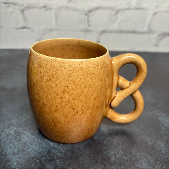 I love Pennsylvania Dutch Amish Coffee Mug Handmade Pretzel Handle - Picture 4 of 6